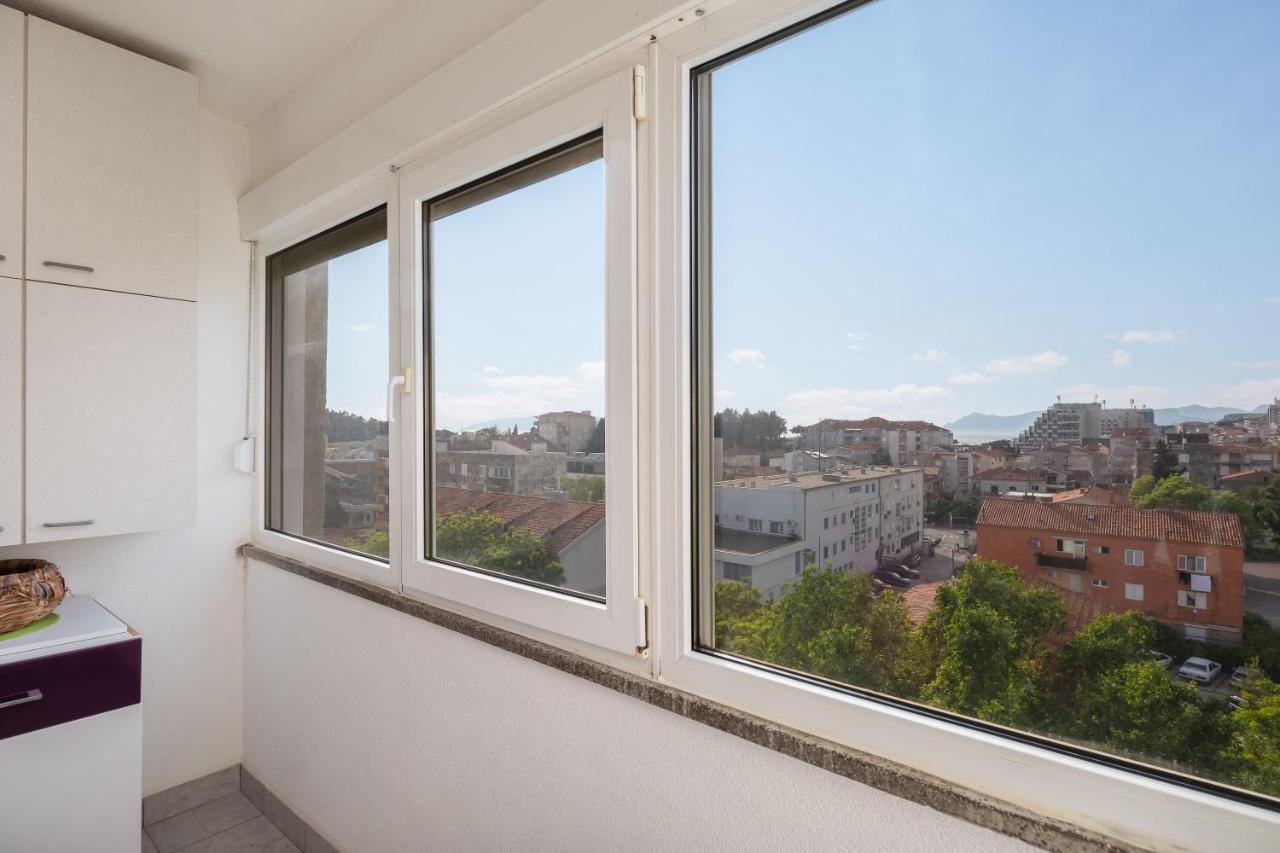Edita - Apartment In Town Centre Makarska Buitenkant foto