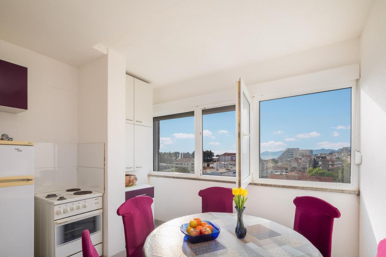 Edita - Apartment In Town Centre Makarska Buitenkant foto